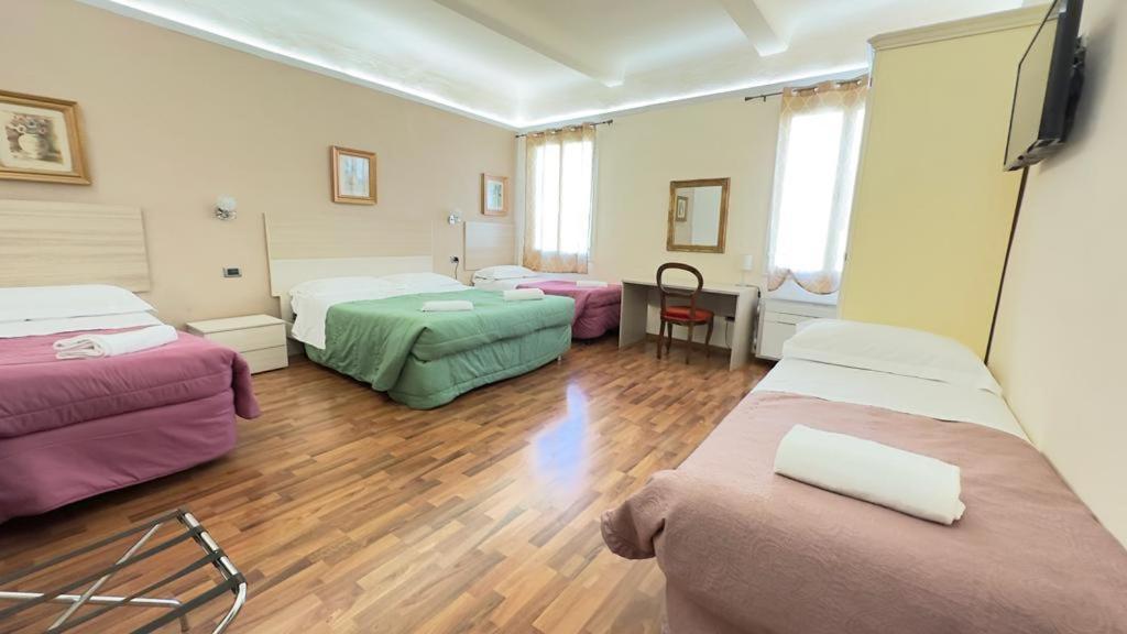 Piccolo Hotel Con Access Ztl !!! Nel Centro Storico Di Firenze !!! Zewnętrze zdjęcie