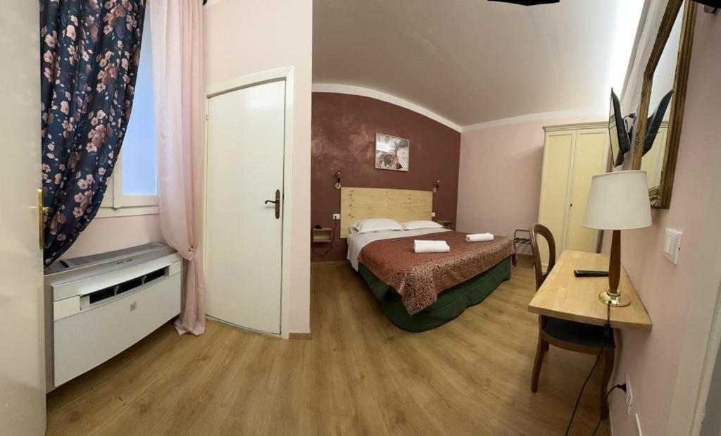 Piccolo Hotel Con Access Ztl !!! Nel Centro Storico Di Firenze !!! Zewnętrze zdjęcie