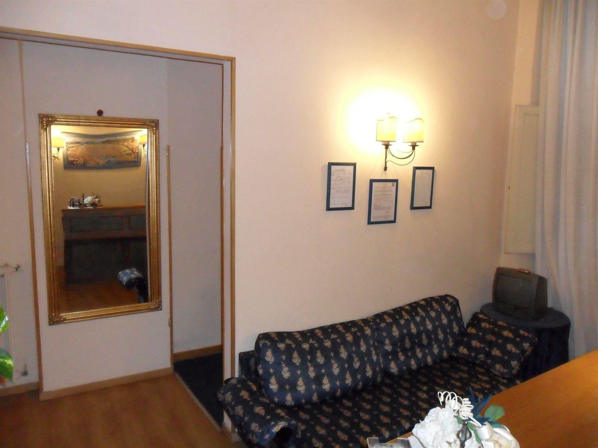 Piccolo Hotel Con Access Ztl !!! Nel Centro Storico Di Firenze !!! Zewnętrze zdjęcie